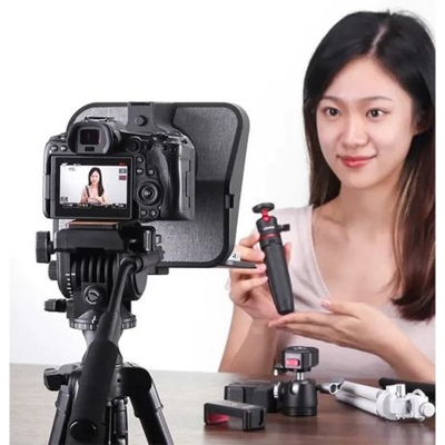 Picture of Ulanzi RT02 Universal Teleprompter For Tablets And Smartphones With Remote Control R004GBB1-Black