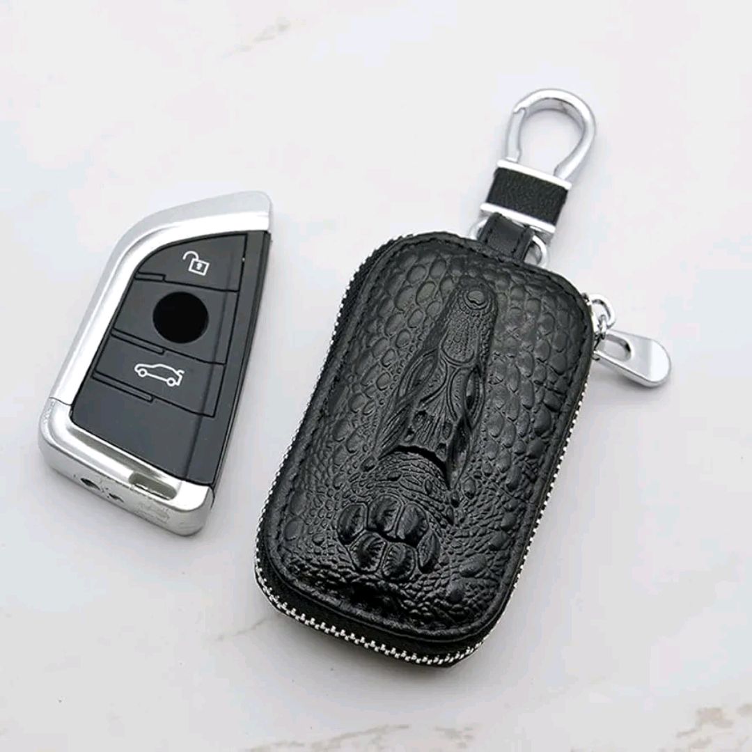Picture of Universal Zipper Key Holder Bag with Keychain – Stylish Protection for Remote Key Fob (Black)