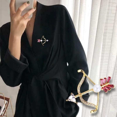 Picture of Superb Trendsetter -Upscale Living -Arrow Piercing Heart Pearl Brooch Hijab Safety Pin For Girls Women- Inventive Choice