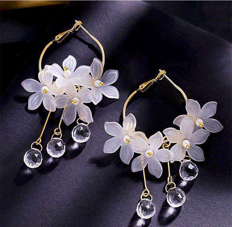 Picture of Trendy Acrylic Water Drop Women Dangle Earrings Crystal Flower Long Pendant Earrings For Women Drops Earrings