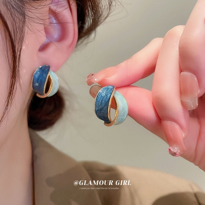 Picture of Female Jewelry Vintage Enamel Earrings Geometric Arc Earrings FOR WOMEN AND GIRLS