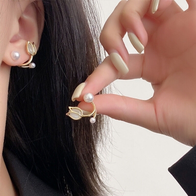 Picture of Dincior Korean Fashion Tulip Pearl Stud Earrings for Women Elegant Pink Flower Earring