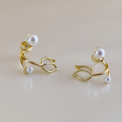 Picture of Dincior Korean Fashion Tulip Pearl Stud Earrings for Women Elegant Pink Flower Earring