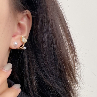 Picture of Dincior Korean Fashion Tulip Pearl Stud Earrings for Women Elegant Pink Flower Earring