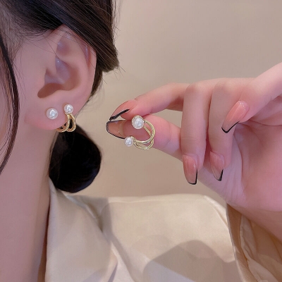 Picture of Elegant Women Pearl Earrings New Earings Female Elegant EARRING FOR GIRLS AND WOMEN
