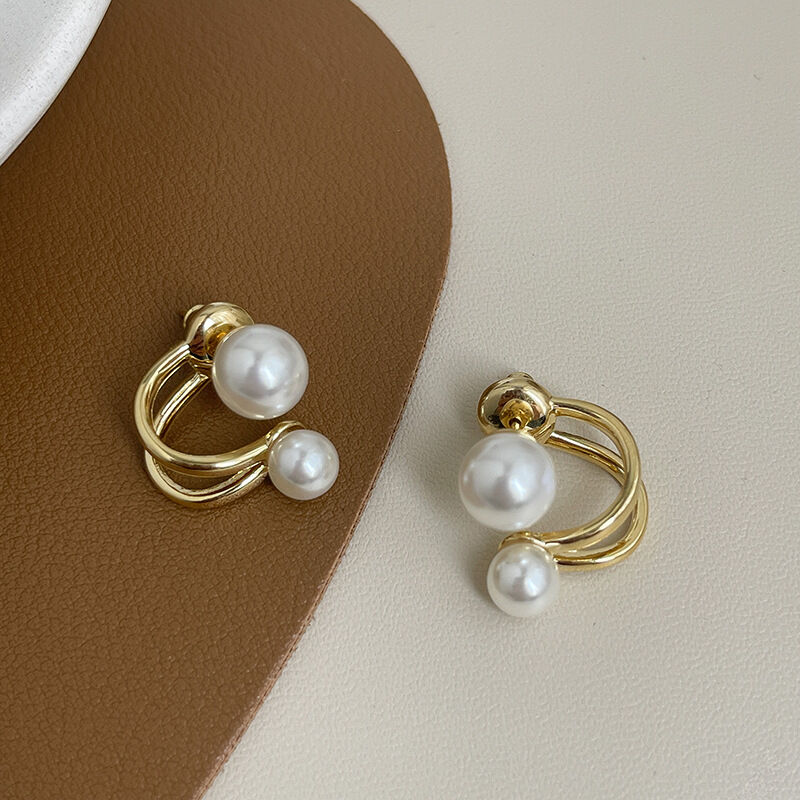 Picture of Elegant Women Pearl Earrings New Earings Female Elegant EARRING FOR GIRLS AND WOMEN