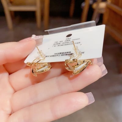 Picture of Simple Classical Pearl Earrings Women Earrings Jewelry FOR GILRS AND WOMEN