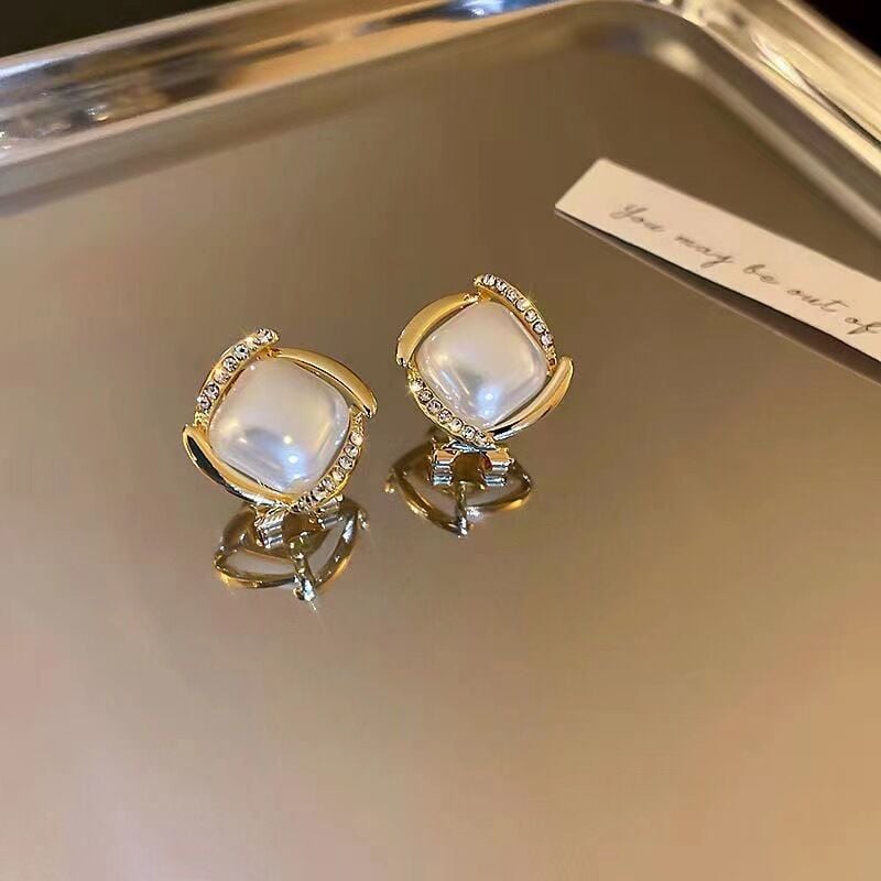 Picture of Simple Classical Pearl Earrings Women Earrings Jewelry FOR GILRS AND WOMEN