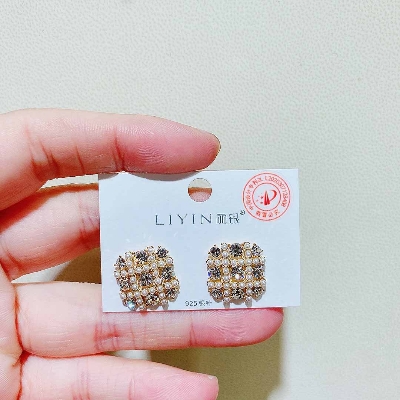 Picture of Whimsical Versatile -Simple Square Dangle Earrings for Women Full Rhinestone Earrings Korean Fashion Cute Jewelry- Avant-garde