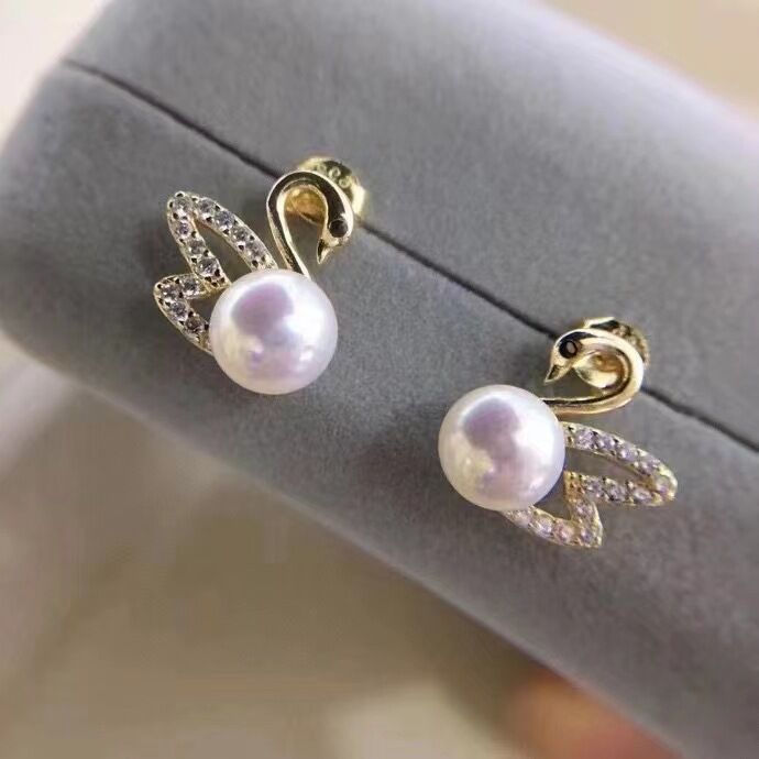 Picture of White Stone Duck Earrings for Women Full Rhinestone Flower Earrings 2022 Korean Fashion Cute Jewelry
