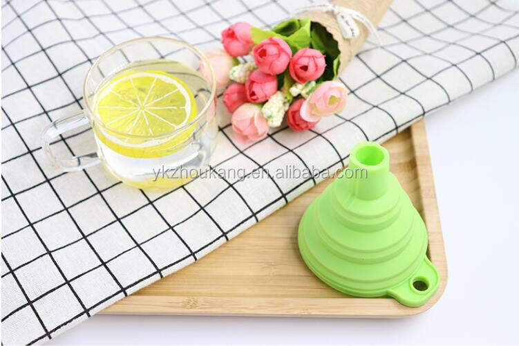 Picture of 3 Pcs set  Silicone funnel Mini telescopic folding funnel Pour oil  funnel