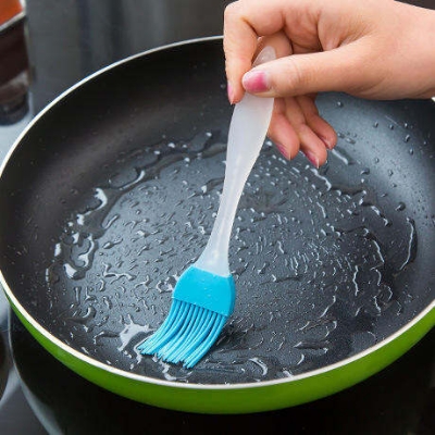 Picture of 1 Pcs Kitchen Baking Tool Food Grade Non-stick Silicone Pastry Brush Grill BBQ Oil Brush 1pc Liquid Oil Cake Brush Silicone Baking Oil Brush