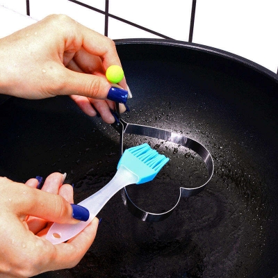 Picture of 1 Pcs Kitchen Baking Tool Food Grade Non-stick Silicone Pastry Brush Grill BBQ Oil Brush 1pc Liquid Oil Cake Brush Silicone Baking Oil Brush