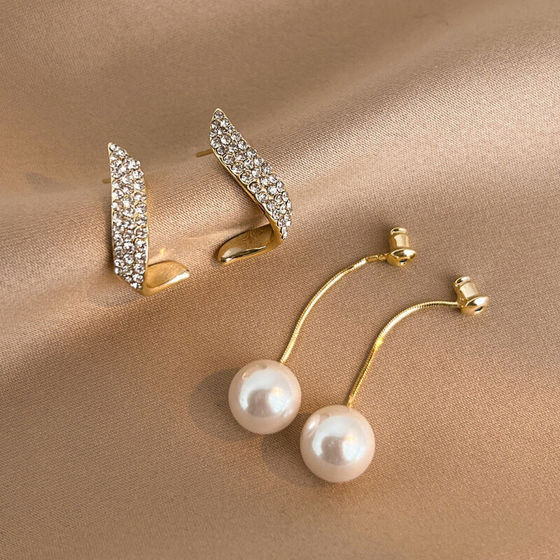 Picture of Rinhoo Trendy Zircon French Pearl Pendant Earrings Women's Elegant Minimalist Earrings Korean Fashion Jewelry Gold Ear Bijoux