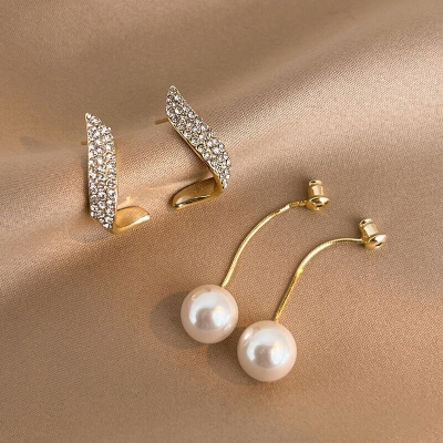 Picture of Rinhoo Trendy Zircon French Pearl Pendant Earrings Women's Elegant Minimalist Earrings Korean Fashion Jewelry Gold Ear Bijoux