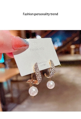 Picture of Rinhoo Trendy Zircon French Pearl Pendant Earrings Women's Elegant Minimalist Earrings Korean Fashion Jewelry Gold Ear Bijoux