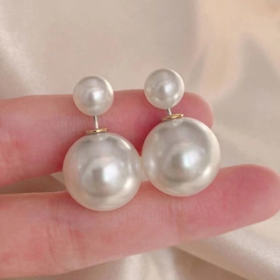 Picture of Vintage Pearl Stud Earrings Simple Pearl earing on Silver Plated for women