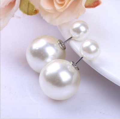 Picture of Vintage Pearl Stud Earrings Simple Pearl earing on Silver Plated for women