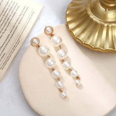 Picture of Fashion Irregular Imitation Pearl Drop Earrings White Beads Long Tassel Dangle Earrings for Women Beach Vacation Seaside Jewelry
