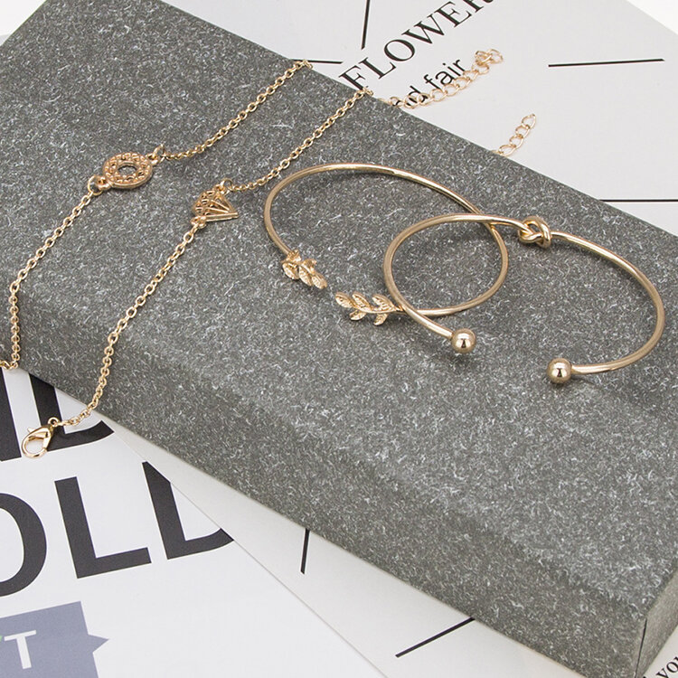 Picture of 4 Pcs Set Fashion Ladies Simple Bracelets for Women