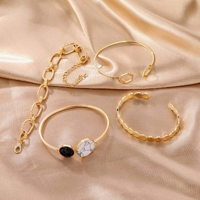 Picture of 4 Pcs SET New Vintage Bracelets Set Crystal Heart lucky Diamond 8 Charm Bracelet Bangle For Women Fashion Jewelry
