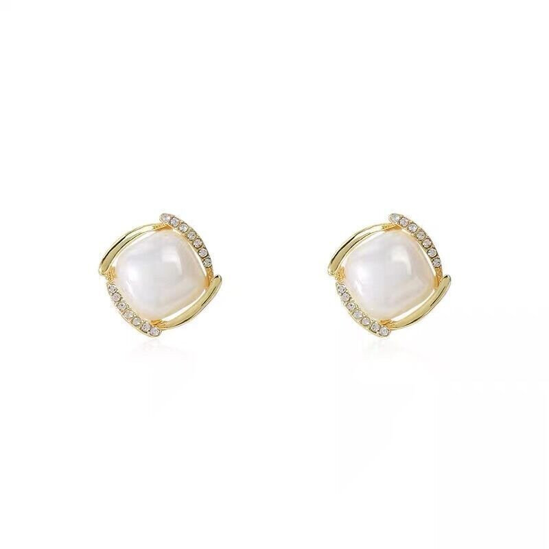 Picture of Elegant  Red Pearl Diamond Stud Earrings Jewelry 2024 Charm Geometric Crystal