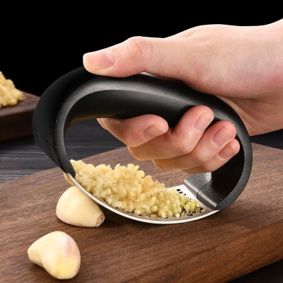 Picture of Kitchen Chopper Garlic Crusher Tools Garlic Press Garlic Crusher Squeezer Slicer Mincer Chopper Kitchen Gadget with Handle