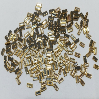Picture of Rectangular Golden Kundan Stones (100 pcs)