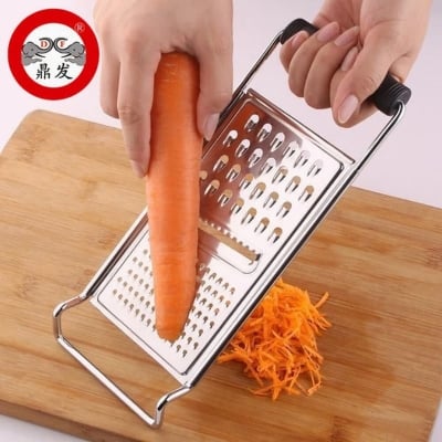Picture of 3 in 1 Stainless Steel Vegetable Grater & Peeler – Silver 