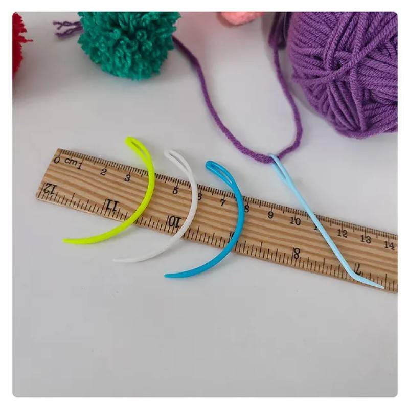 Picture of [11TK Deal] Roll over image to zoom in Egurs 06 Pieces Large Eye Plastic Sewing Needles Bend Plastic Yarn Needles Colorful Plastic Needles for DIY Sewing Handmade Crafts White