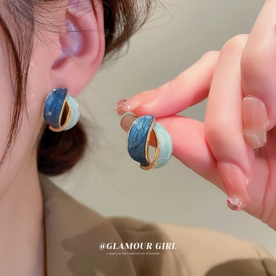 Picture of Female Jewelry Vintage Enamel Earrings Geometric Arc Earrings FOR WOMEN AND GIRLS