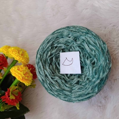 Picture of microfiber chenille yarn knitting patterns velvet chenille yarn for knitting (Hook Size 2.5 - 3.0 mm)