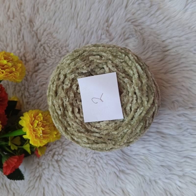 Picture of microfiber chenille yarn knitting patterns velvet chenille yarn for knitting (Hook Size 3.5 - 4.0 mm)