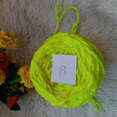 Picture of microfiber chenille yarn knitting patterns velvet chenille yarn for knitting (Hook Size 3.5 - 4.0 mm)