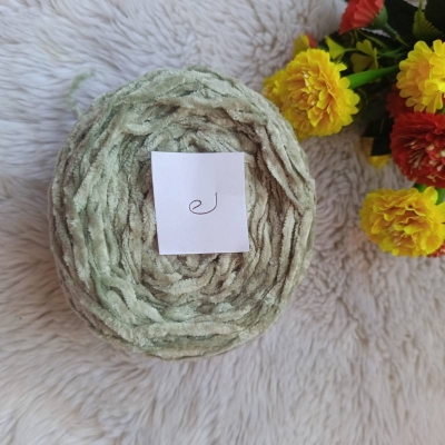 Picture of microfiber chenille yarn knitting patterns velvet chenille yarn for knitting (Hook Size 3.5 - 4.0 mm)