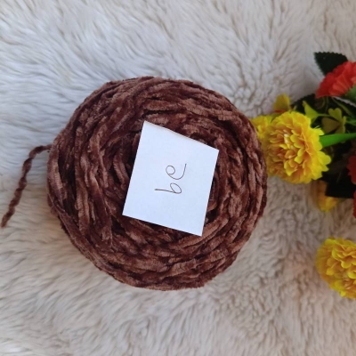 Picture of microfiber chenille yarn knitting patterns velvet chenille yarn for knitting (Hook Size 3.5 - 4.0 mm)
