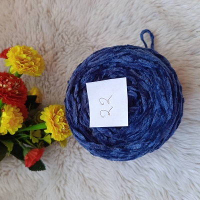 Picture of microfiber chenille yarn knitting patterns velvet chenille yarn for knitting (Hook Size 3.5 - 4.0 mm)