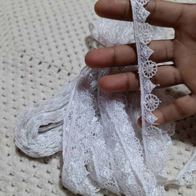 Picture of 5 yards 0.6 cm daisy flower lace-White
