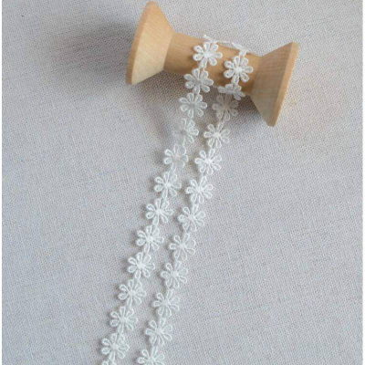 Picture of 5 Yards  New White Black Daisy Flower Lace Trim Embroidery Applique Polyester Trimming Sewing Crafts-White