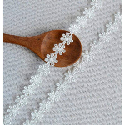 Picture of 5 Yards  New White Black Daisy Flower Lace Trim Embroidery Applique Polyester Trimming Sewing Crafts-White