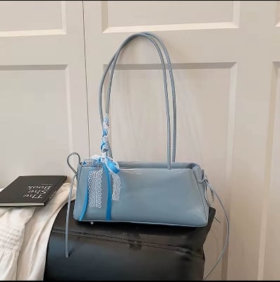 Picture of Luxury Women's Shoulder Bags Fashion-Forward Branded Design with Zipper Closure Personalized for Women