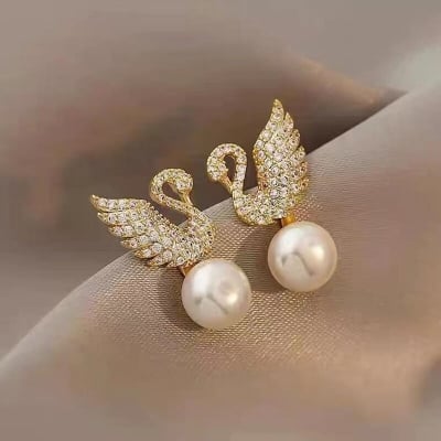 Picture of Versatile -Off White Stone Duck Dangle Earrings for Women Full Rhinestone Earrings Korean Fashion Cute Jewelry- Avant-garde Gold 20 MM