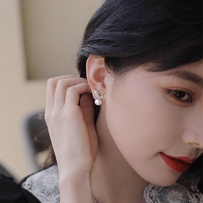 Picture of Versatile -Off White Stone Duck Dangle Earrings for Women Full Rhinestone Earrings Korean Fashion Cute Jewelry- Avant-garde Gold 20 MM