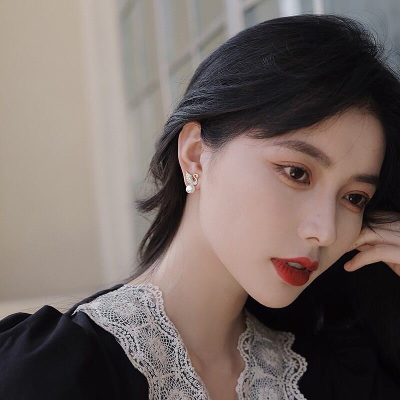 Picture of Versatile -Off White Stone Duck Dangle Earrings for Women Full Rhinestone Earrings Korean Fashion Cute Jewelry- Avant-garde Gold 20 MM