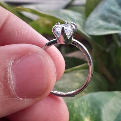 Picture of 2 Pieces American Diamond Finger Ring Factory Direct Supply Adjustable 6 Claws Snowflakes Angti Mossonite Zircon Birthday Wedding Engagement Bridal Party Jewelry Item for Female White Color Combo (1 Piece Nose Pin Free Gift)