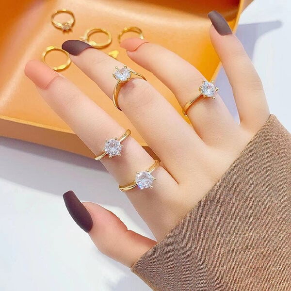 Picture of 2 PCS American Diamond 24k Gold Water Drop Finger Ring Factory Direct Supply Set F - Adjustable Snowflake Angti Mossonite Zircon 1 Carat Stone Birthday Wedding Engagement Bridal Party Jewelry for Female Colored Combo (25 PCS Safety Pins Free Gift)