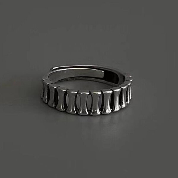 Picture of American Adjustable Popular Chain Finger Ring Factory Direct Supply Set A All-Match Cold Style Versatile Personality Autumn Retro Angti Jewelry Accessories Birthday Wedding Engagement Bridal Party Ideal Gift Item for Male and Female Silver Color