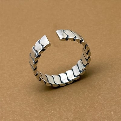 Picture of Adjustable Popular Chain Finger Ring Set B1 All-Match Cold Style Versatile Personality Autumn Retro Angti Hot Selling Jewelry Birthday Wedding Engagement Bridal Party Ideal Gift for Men and Women Silver Color