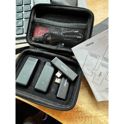 Picture of Ulanzi HM2301 Dual Channel Wireless Lavalier Microphone