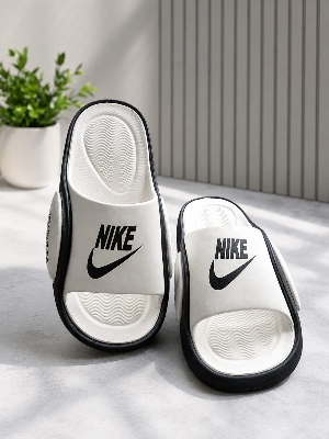 Picture of Nike Boys' Casual Slippers
